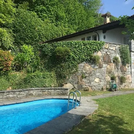 In With Swimming Pool Ferienhaus *