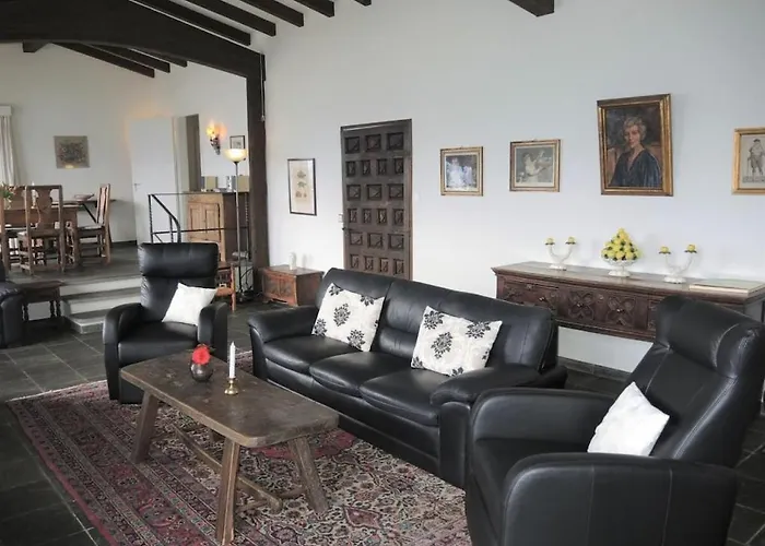 In With Swimming Pool בית נופש בריסאגו