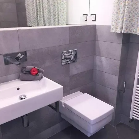 In With Swimming Pool Casa vacanze