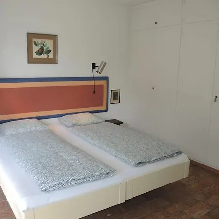 Casa vacanze In With Swimming Pool Brissago