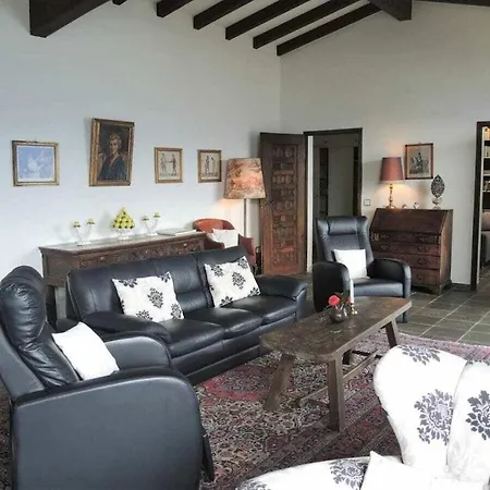 Casa vacanze In With Swimming Pool Brissago