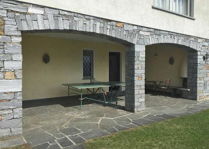 Dom wakacyjny In With Swimming Pool Brissago